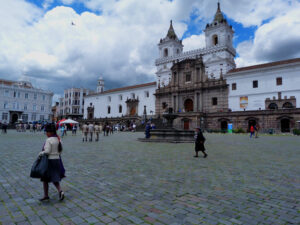 San Francisco es uno de los lugares esenciales que ver en Quito durante un viaje