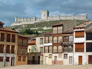 El castillo y la Plaza del Coso son dos imprescindibles que ver en Peñafiel