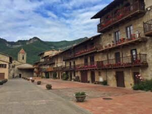Hostalets d'en Bas es uno de los pueblos más bonitos que ver en La Garrotxa